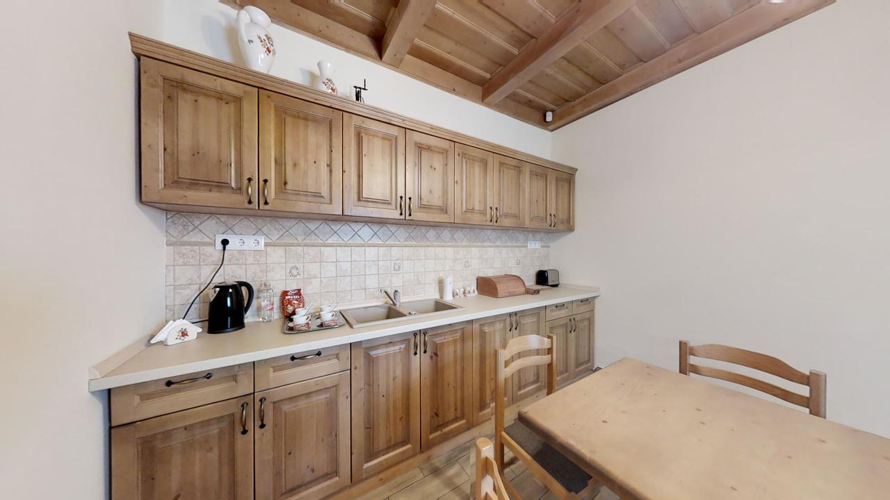 Toth Vendeghaz Es Apartmanhaz Ujfeherto Eksteriør billede