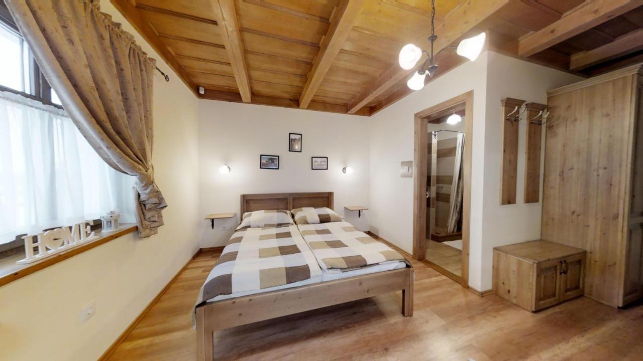 Toth Vendeghaz Es Apartmanhaz Ujfeherto Eksteriør billede